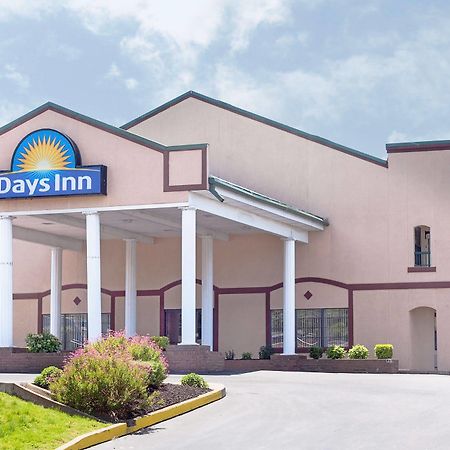 Days Inn By Wyndham Lexington Екстериор снимка