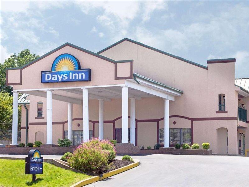 Days Inn By Wyndham Lexington Екстериор снимка