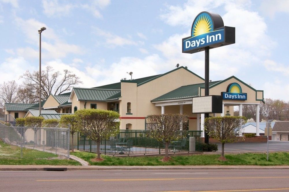 Days Inn By Wyndham Lexington Екстериор снимка